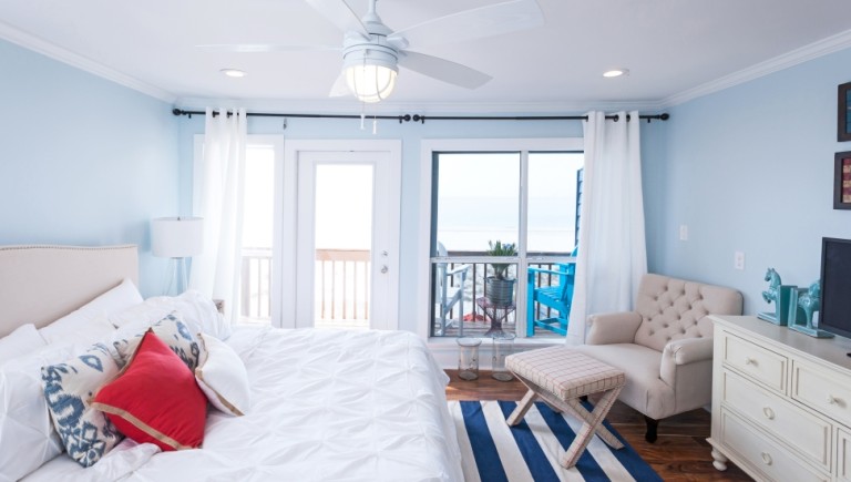 25 Beach Style Bedrooms Will Bring The Shore To Your Door