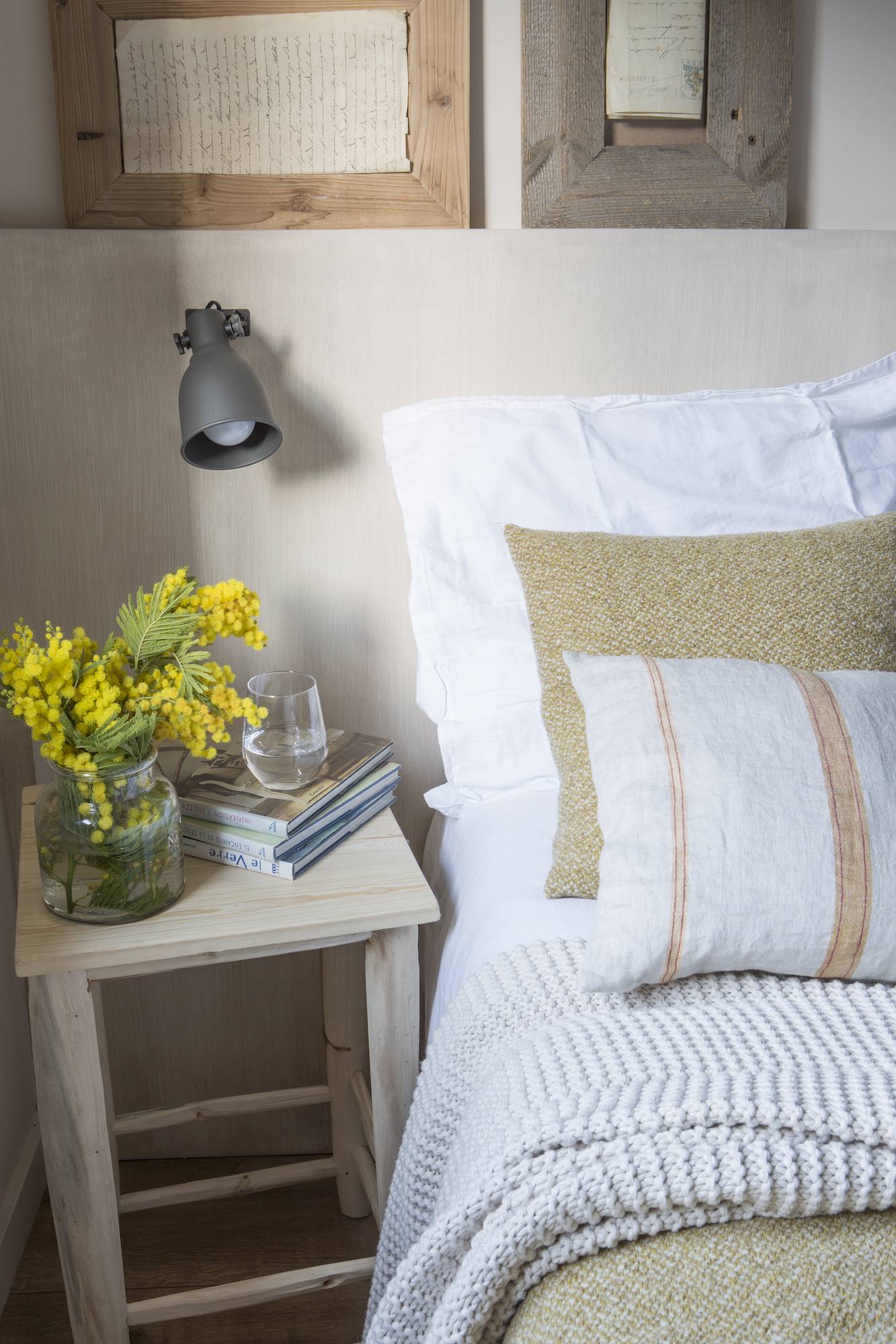 25 Warm and Cozy Bedroom Ideas