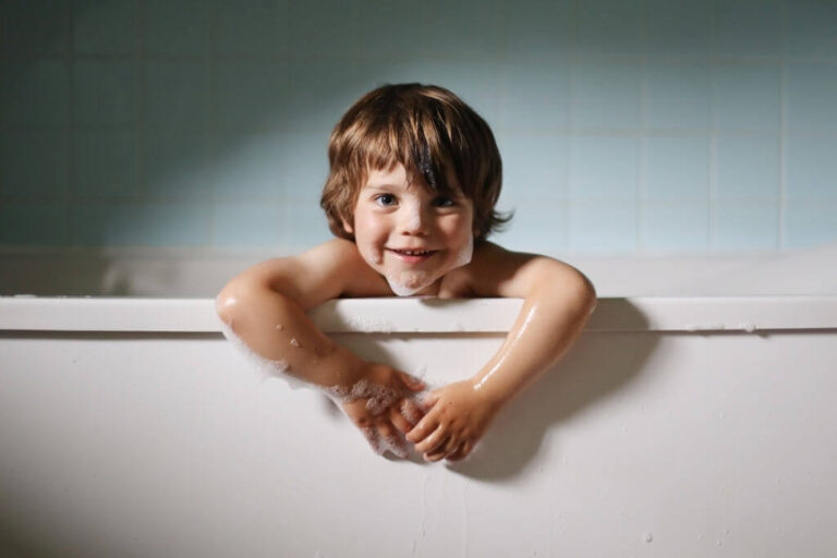 Cast Iron Bathtub vs Acrylic Bathtub