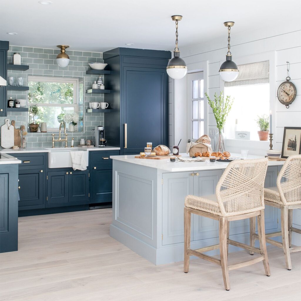 Refurbish Your Kitchen Using Navy Blue Kitchen Cabinets